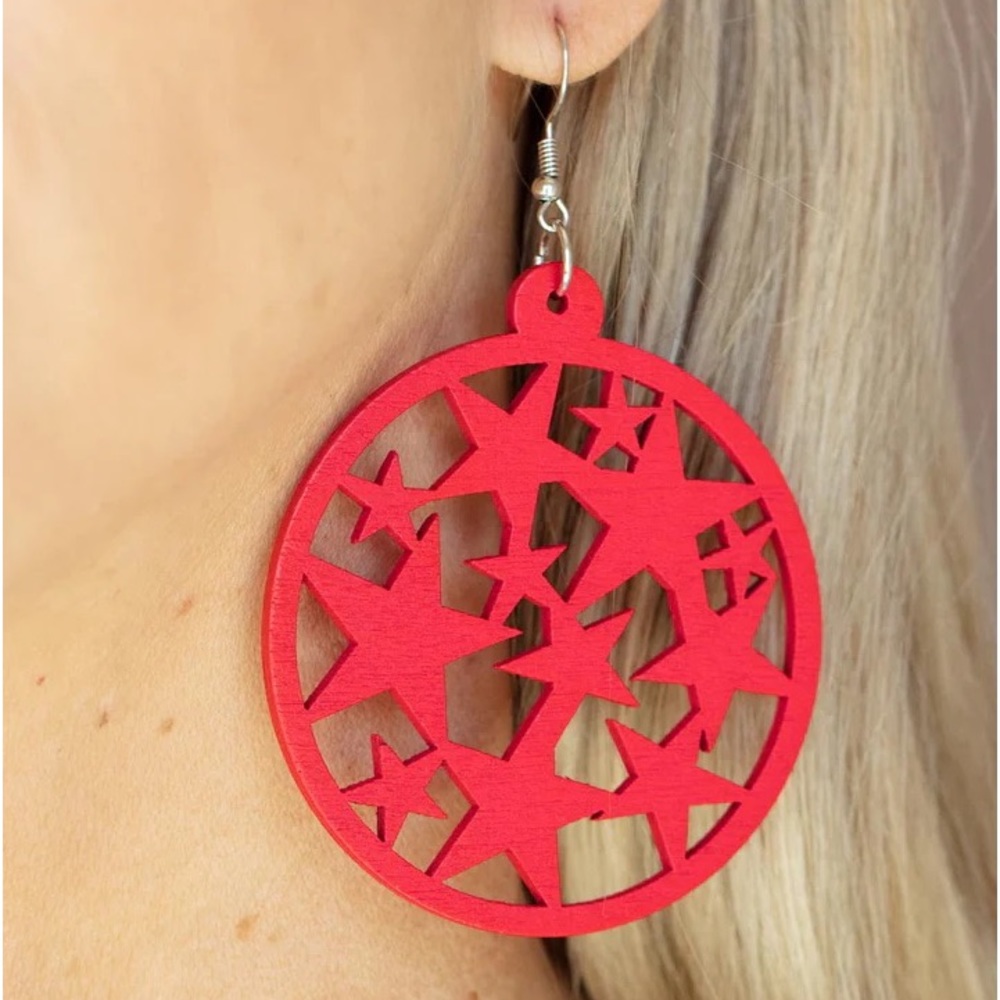 Red WOODEN STAR Earrings - Picture 2 of 2